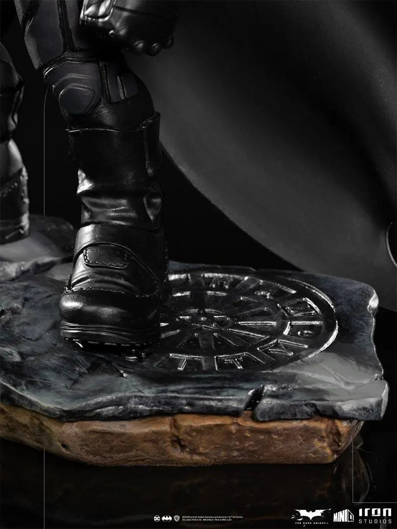 IRON STUDIOS - Minico Batman - The Dark Knight Collectible Iron Studios