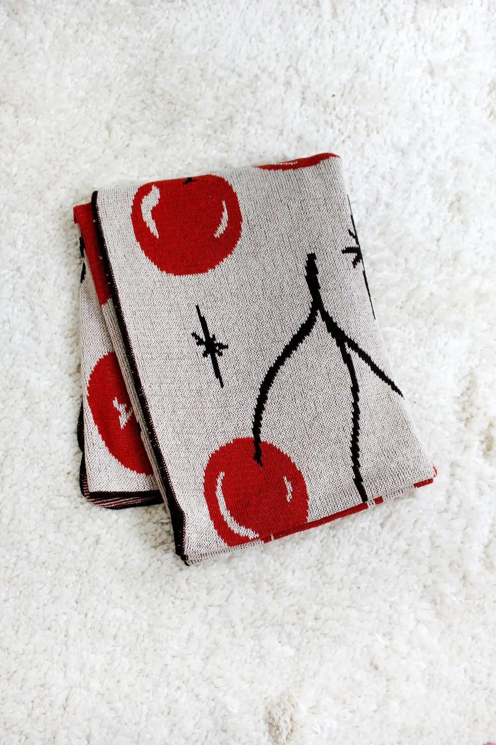 CALHOUN & CO - Cherry On Top In Milkshake Knit Throw Blanket Throw Calhoun & Co