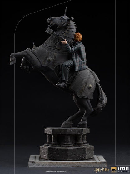 IRON STUDIOS Ron Weasley at The Wizard Chess Deluxe Art Scale 1/10 - Harry Potter Collectibles Iron Studios 