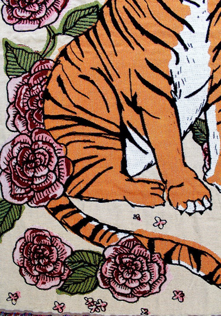 CALHOUN & CO - Tiger Rose Tapestry Blanket Throw Calhoun & Co 