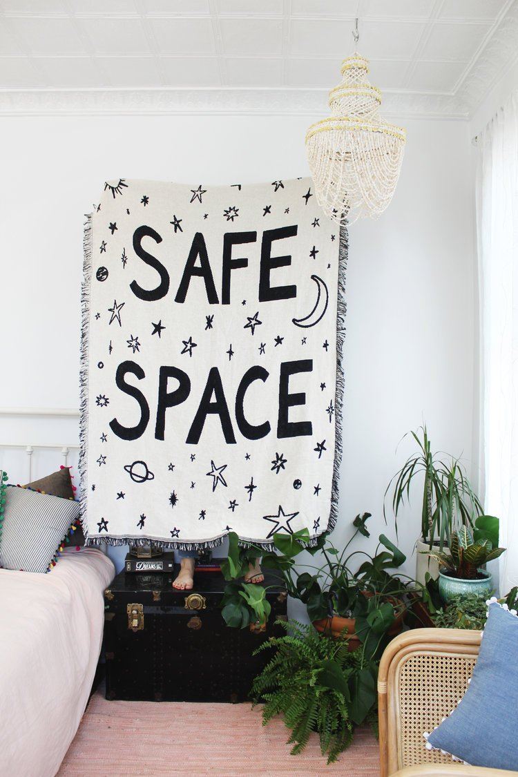 CALHOUN & CO - Safe Space Throw Blanket Throw Calhoun & Co 